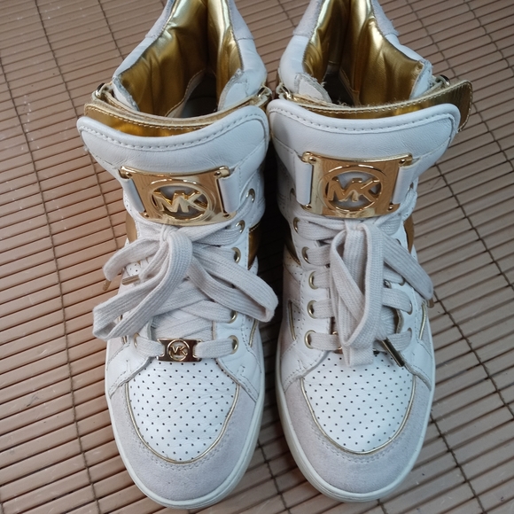 Michael Kors women's sz 9M high top sneaker boots. Perforated white leather and - Picture 3 of 11